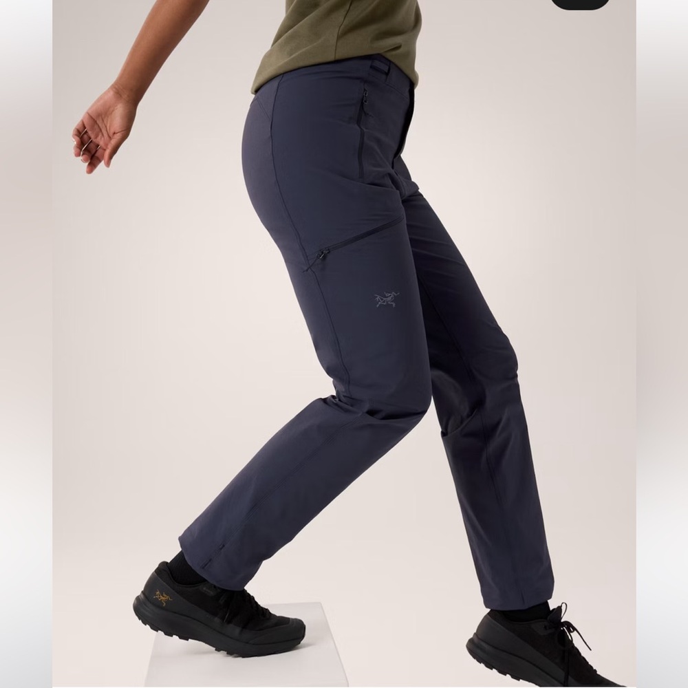 Arc’teryx GAMMA PANT WOMEN'S in Black Saphire. Size 4R
